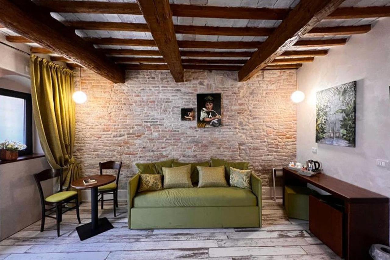 Dimora Storica Lo Svevo Hotell Jesi Exteriör bild